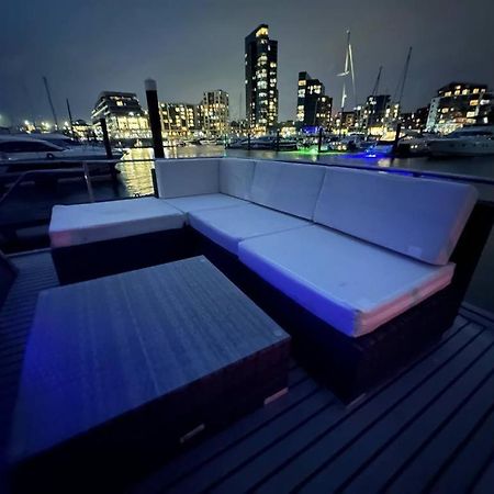 Yacht "X" - 44 Foot Modern Yacht On 5 Star Ocean Village Marina - Minutes Away From City Centre And Cruise Terminals, Free Parking ,Spa Package Available! Southampton Exterior foto